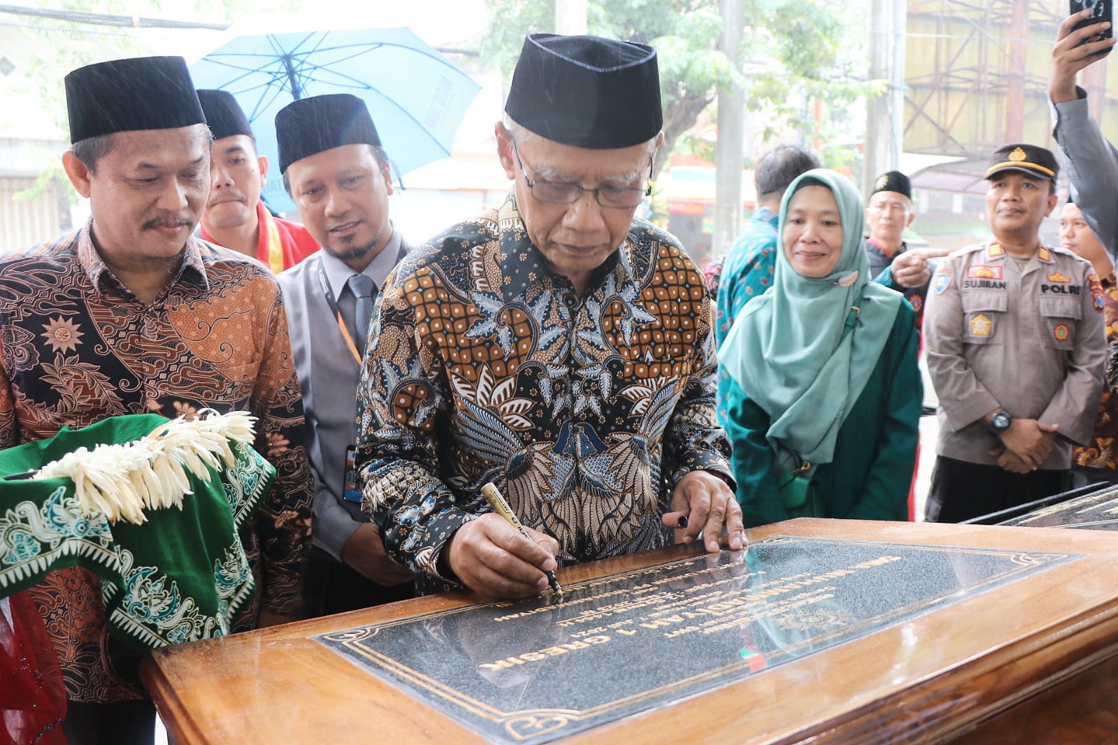 Peresmian Gedung Sentral Perawatan